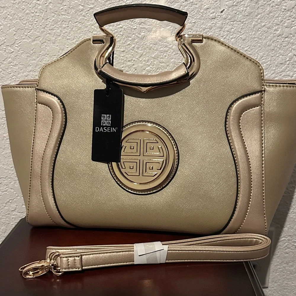 Women's Metallic Gold Tote Bag new with tags,free giveaway - Picture 5 of 6